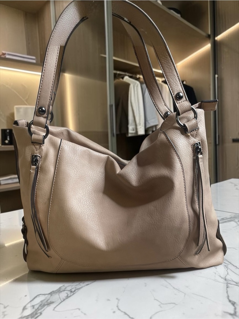Max Studio Dt Beige Faux Leather Slouchy Hobo Shoulder Bag Purse Zipper Details